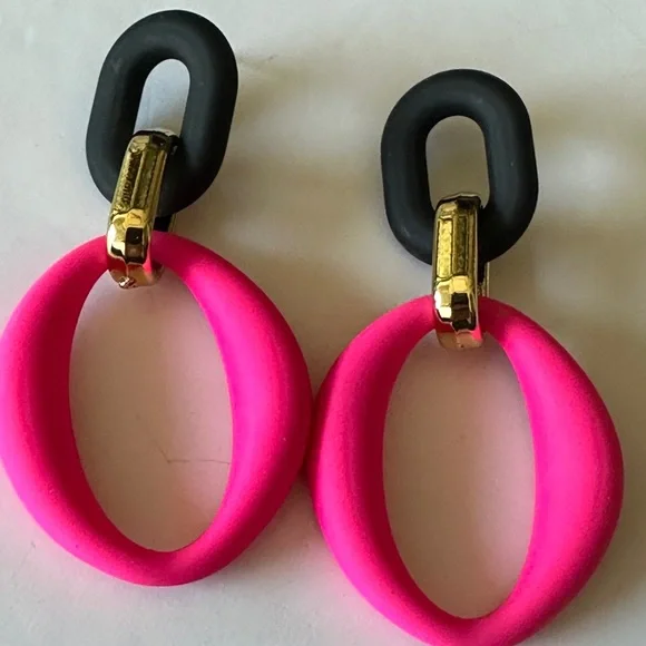 NWT Colourful Acrylic Hollow Earrings. - Picture 2 of 4